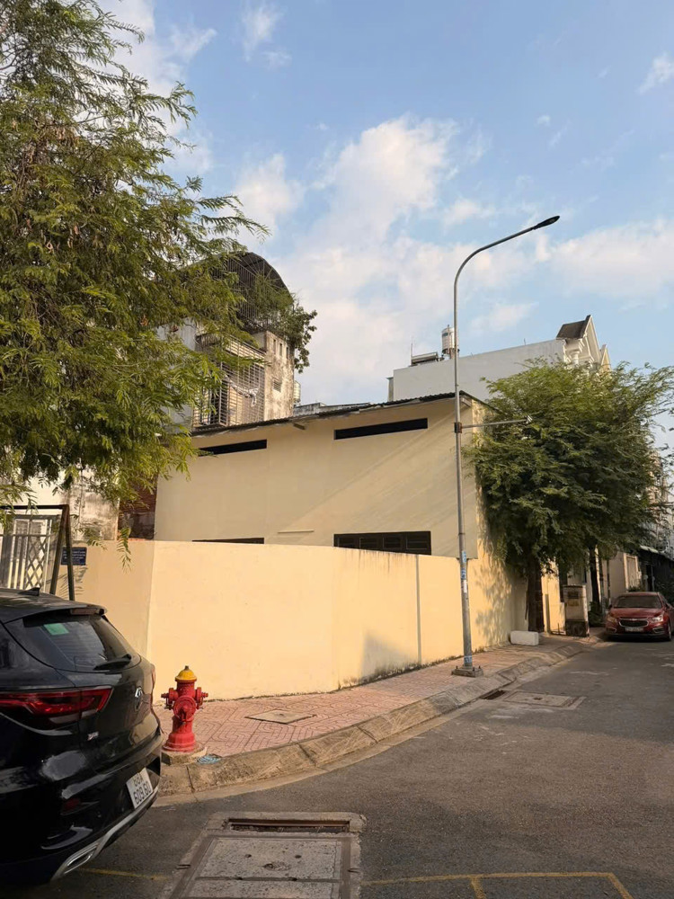 Kho Xưởng Góc 2Mt – Ngang 11M – Đường 10M Xe Tải – Chỉ 24.5 Tỷ