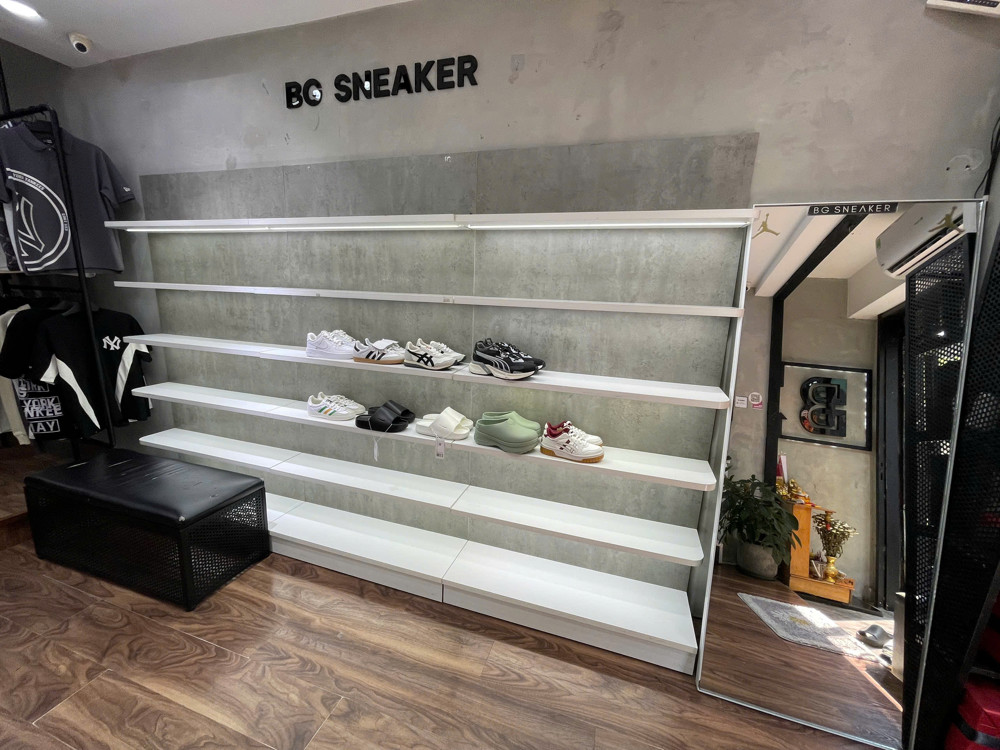 Sang Nhượng Cửa Hàng – Huỳnh Văn Bánh, Phú Nhuận