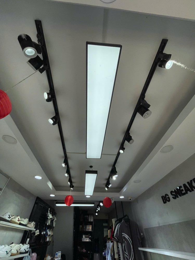 Sang Nhượng Cửa Hàng – Huỳnh Văn Bánh, Phú Nhuận