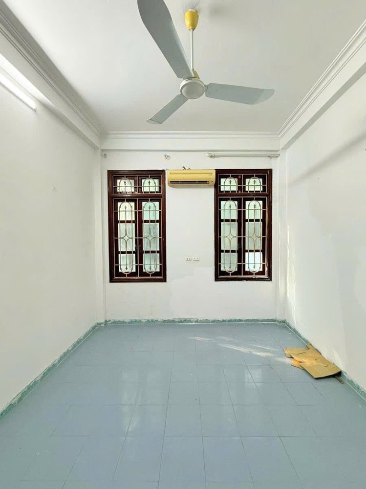 Bán Nhà Ngõ 105 Láng Hạ, Dt 65M2, Xd 4 Tầng, Mt 4M, Ô Tô Đỗ Cửa, Giá 19 Tỷ. 0933888385