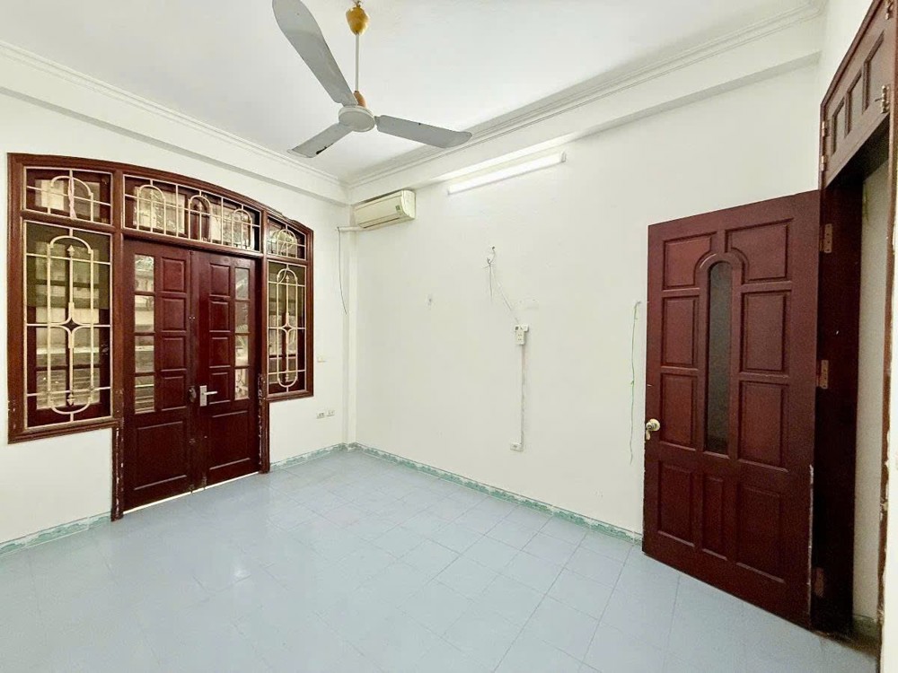 Bán Nhà Ngõ 105 Láng Hạ, Dt 65M2, Xd 4 Tầng, Mt 4M, Ô Tô Đỗ Cửa, Giá 19 Tỷ. 0933888385