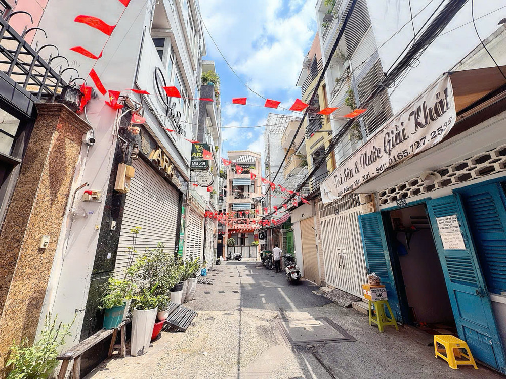 Chính Chủ 0938676685 Cần Bán Nhà 2 Tầng Mặt Tiền Hẻm Xe Hoie 8M Đ.mạc Đĩnh Chi, Quận 1- Dt 50M2