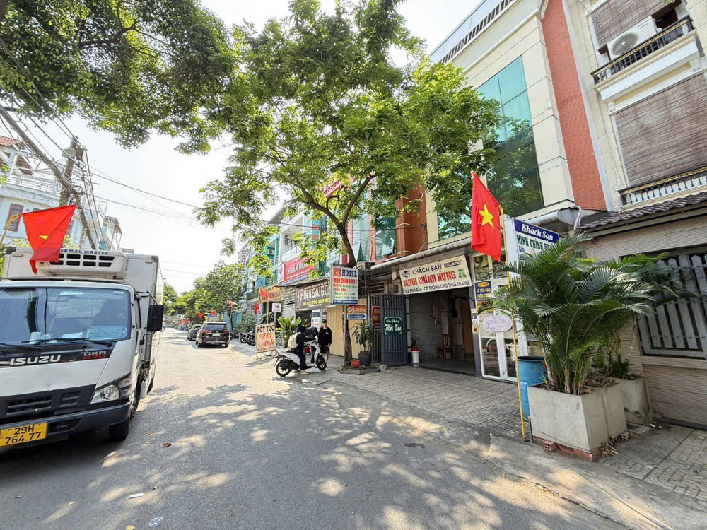 Biệt Thự Mini Hầm 3 Lầu – View Cv K82 – Dòng Tiền 25Tr/tháng – Chỉ 12.5 Tỷ