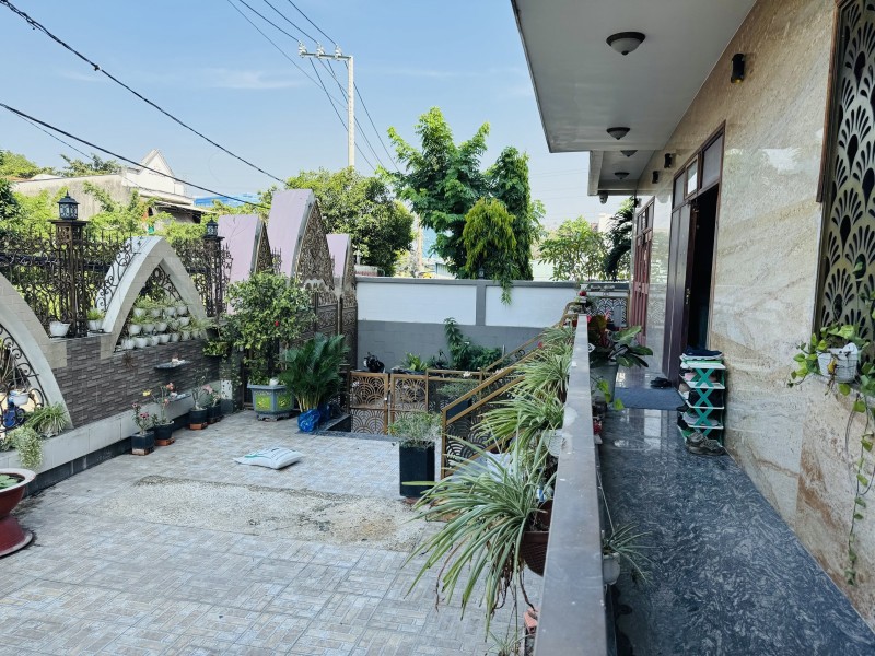 Bán Biệt Thự Triệu Đô Linh Đông Thủ Đức - 450M² - Ngang 18M - 5 Tầng Có Thang Máy - Giá 33 Tỷ