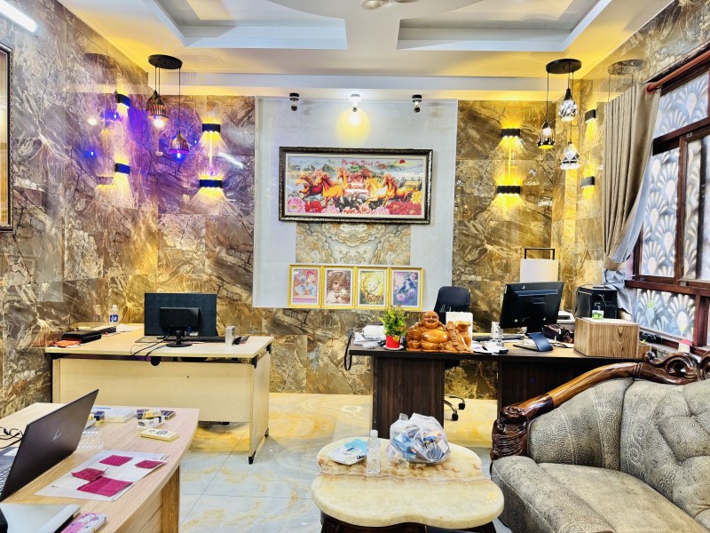 Bán Biệt Thự Triệu Đô Linh Đông Thủ Đức - 450M² - Ngang 18M - 5 Tầng Có Thang Máy - Giá 33 Tỷ