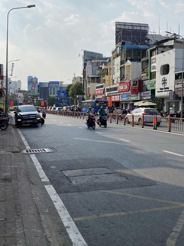 Bán Nhà Mặt Tiền Lý Thái Tổ Gần Lê Hồng Phong, 4,2X20m, Hậu 5M, 4 Tầng Cũ, Chỉ 26,9 Tỷ