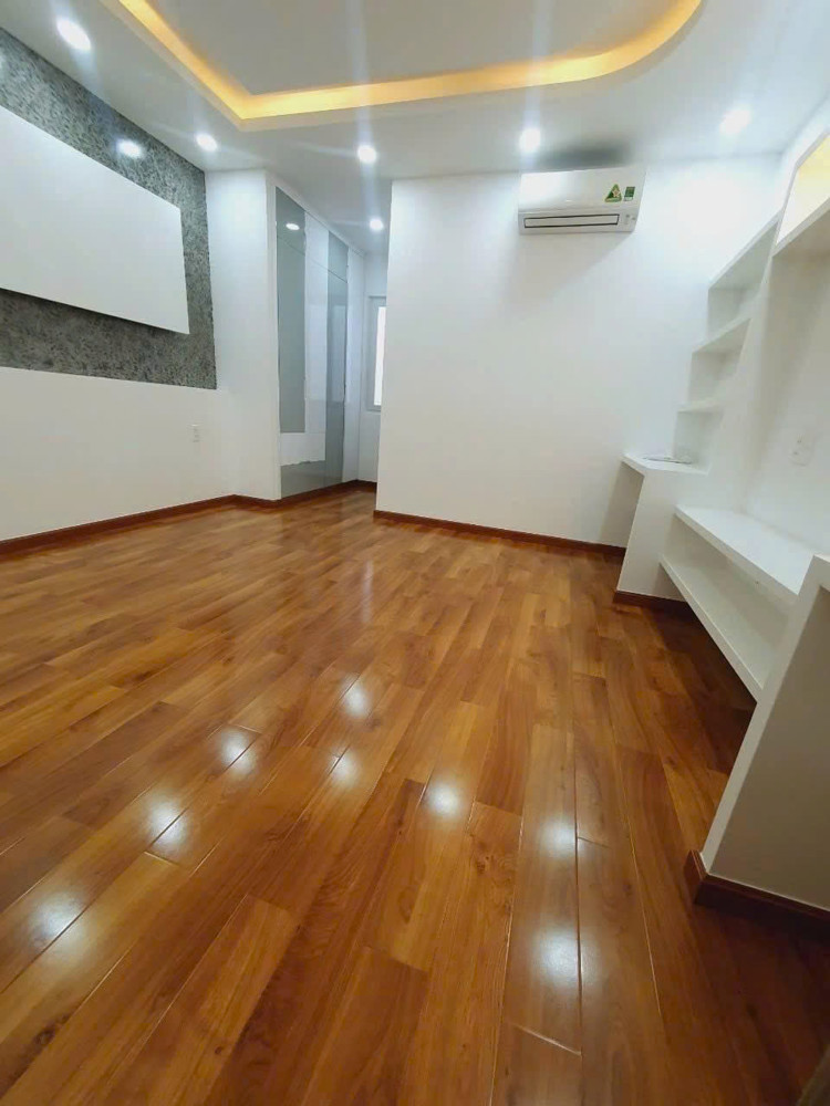 Bán Nhà Mặt Tiền Nguyễn Văn Công - Giao Bạch Đằng, 4,3X20m, 5 Tầng - 9Pn, 15,6 Tỷ