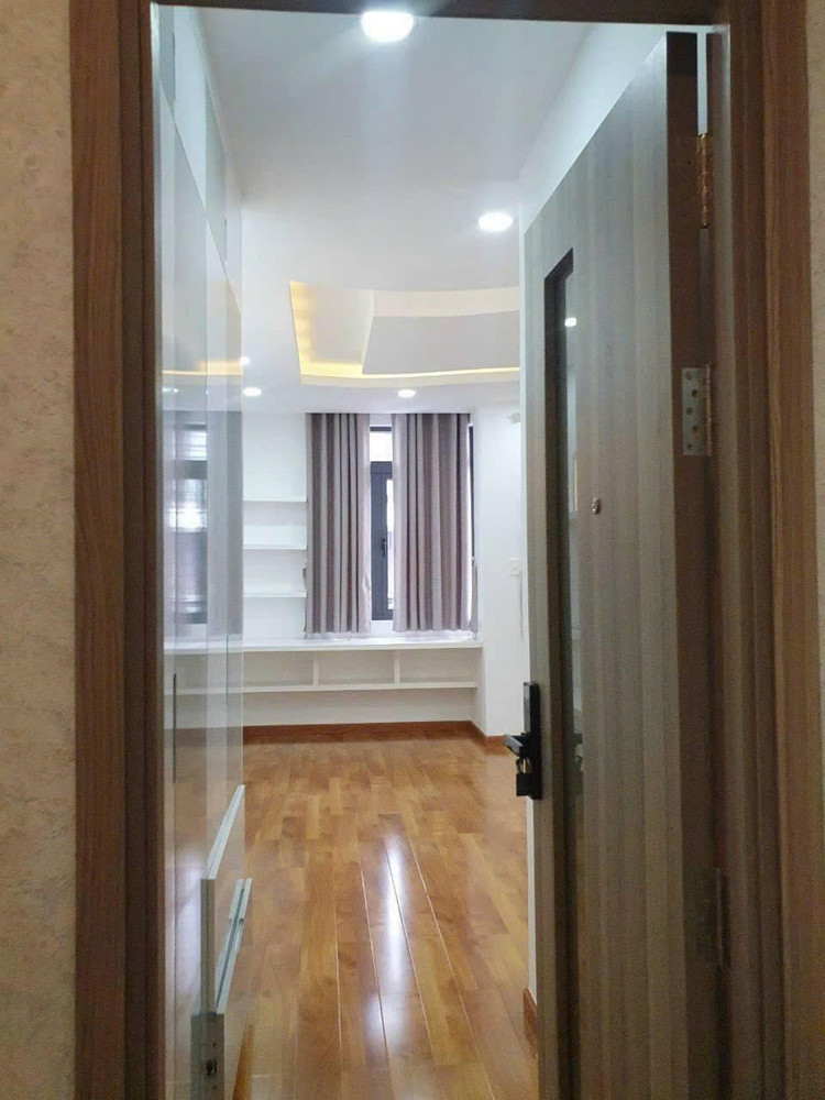 Bán Nhà Mặt Tiền Nguyễn Văn Công - Giao Bạch Đằng, 4,3X20m, 5 Tầng - 9Pn, 15,6 Tỷ