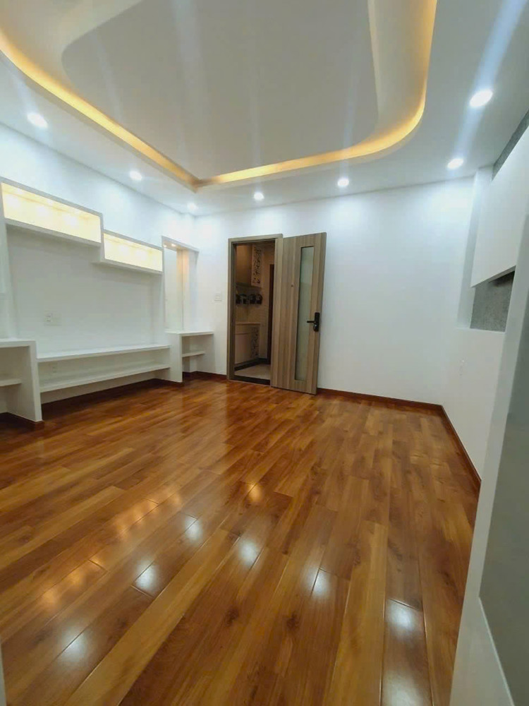 Bán Nhà Mặt Tiền Nguyễn Văn Công - Giao Bạch Đằng, 4,3X20m, 5 Tầng - 9Pn, 15,6 Tỷ