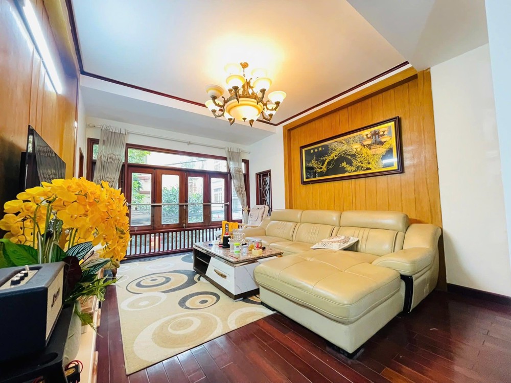 Đội Cấn – Bán Nhà Đẹp Ngõ Ôtô 5 Tầng Nhỉnh 7 Tỷ Ba Đình