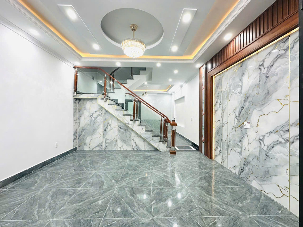 Bán Nhà Ngô Gia Tự – Ngõ Rộng 5M, Gần Phố, Ô Tô Đỗ Cửa