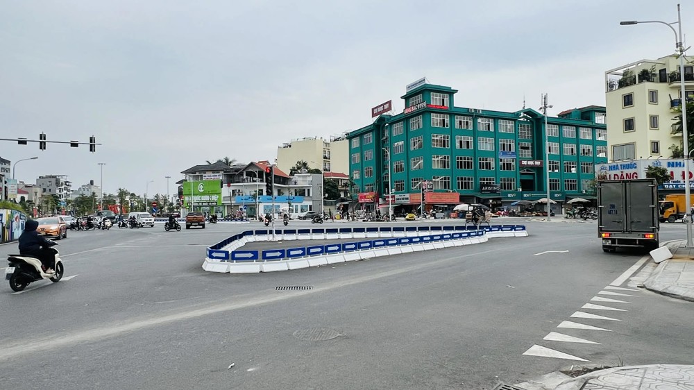 Bán Nhà Ngọc Thuỵ, 160M, Mt 7.8M, Gần Trường Chợ, Ôtô 7 Chỗ Để Trong Sân