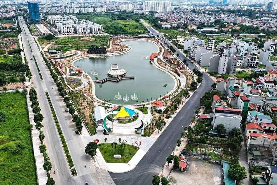 Bán Nhà Ngọc Thuỵ, 160M, Mt 7.8M, Gần Trường Chợ, Ôtô 7 Chỗ Để Trong Sân