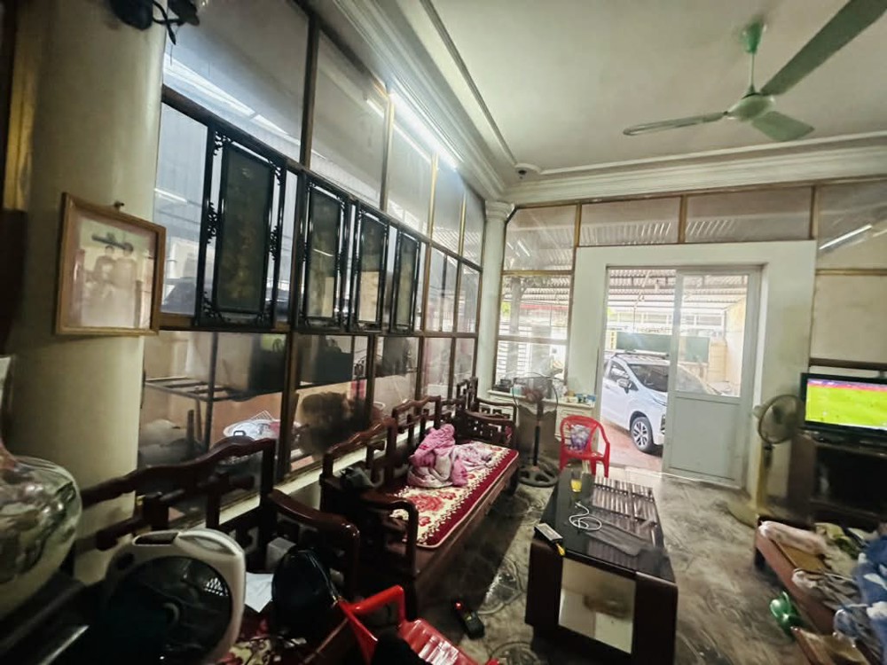 Bán Nhà Ngọc Thuỵ, 160M, Mt 7.8M, Gần Trường Chợ, Ôtô 7 Chỗ Để Trong Sân