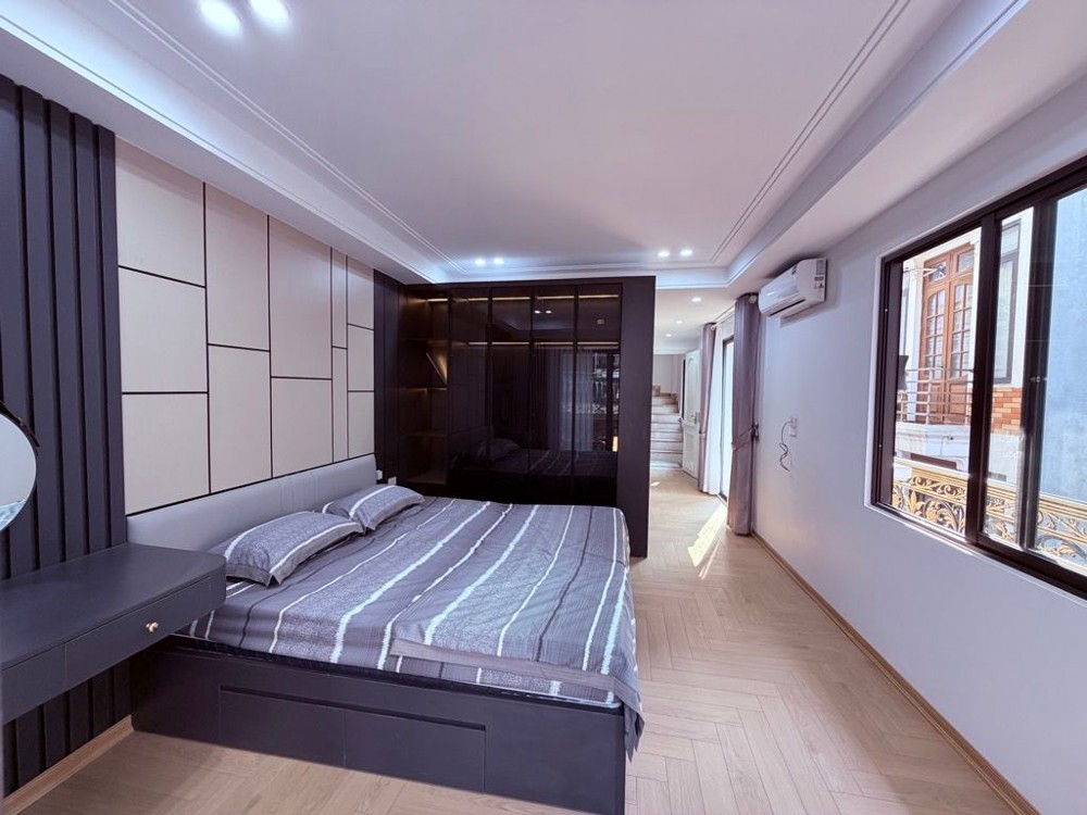 [Bán Nhà Sài Đồng] Siêu Phẩm Hoa Hậu 7 Tầng Thang Máy - Lô Góc – Gần Vinhomes [ 0372311369]