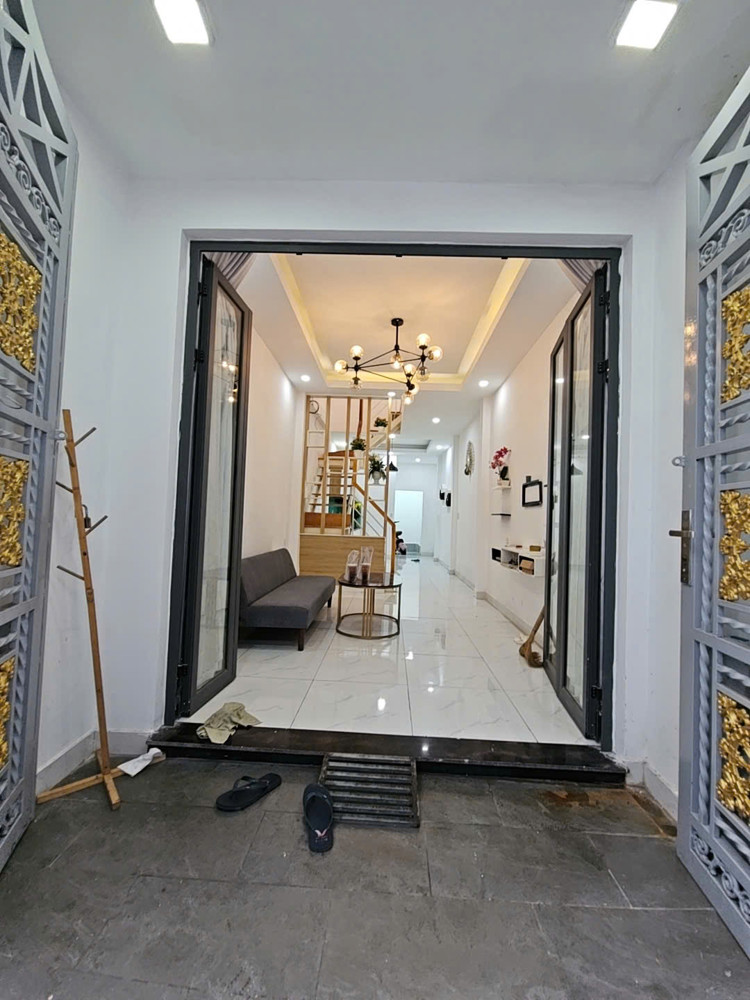 Sát Mặt Tiền Khánh Hội Đúc Bê Tông Diện Tích Đất 41 M2 Có Hơn 4 Tê