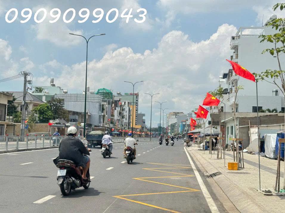 Hẻm Xe Hơi Đường Dương Quảng Hàm.tương Lai Là Mặt Tiền Dương Quảng Hàm.dt 218M2