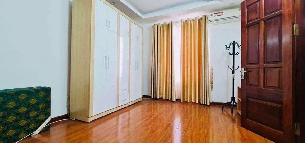 Đào Tấn 35M X5 Tầng 7,95 Tỷ Ngõ Thông Thoáng,Nhà Đẹp Ở Ngay