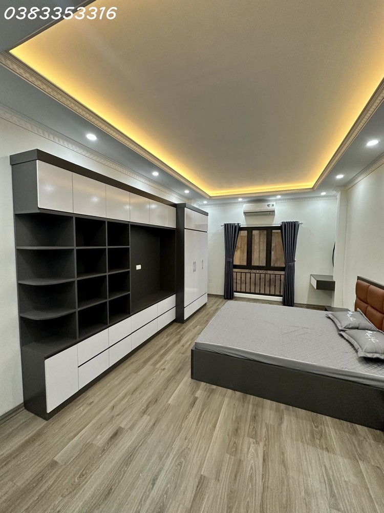 Bán Nhà Phúc Lợi 5 Tầng -------- 3 Ngủ Mặt Tiền 5M ------- 3 Bước Ra Ô Tô -------- 5,9 Tỷ