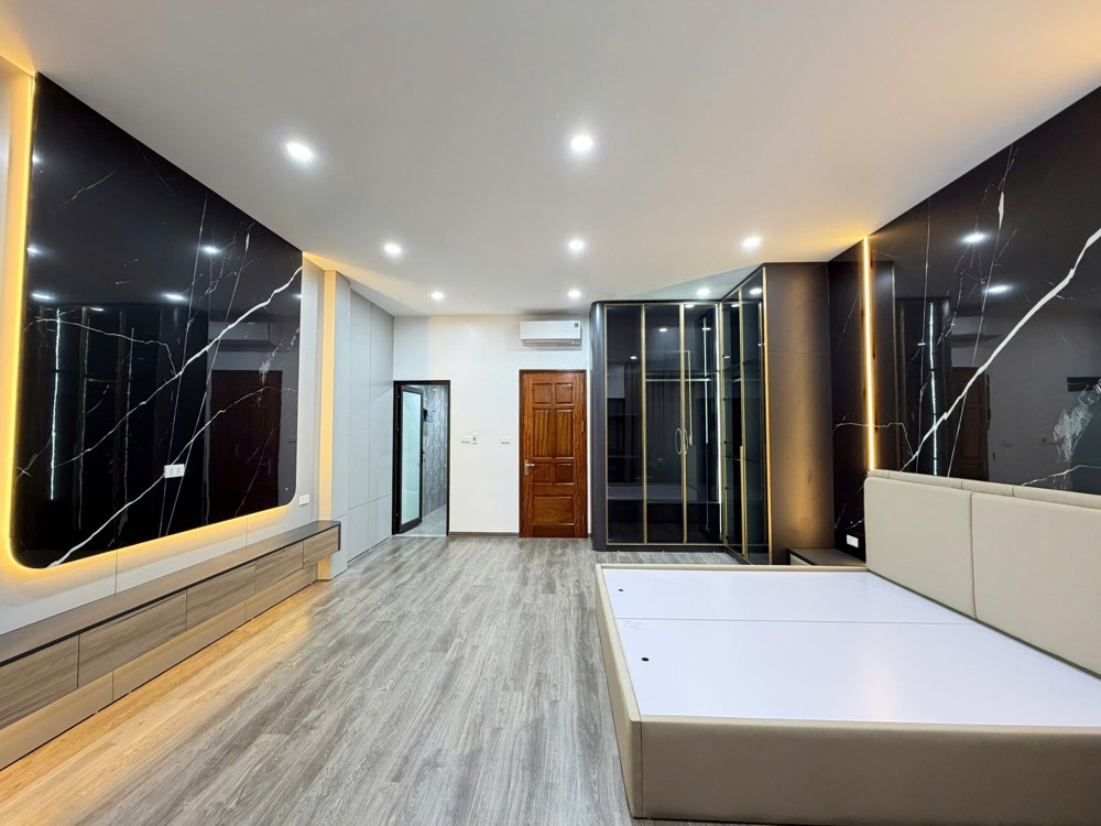 Bán Nhà Dòng Tền Phố Xuân La 70M 5T Chỉ 13 Tỷ Ngõ Rộng Nhà Mới Khu Phố Văn Minh,Tiện Ích Ngập Tràn