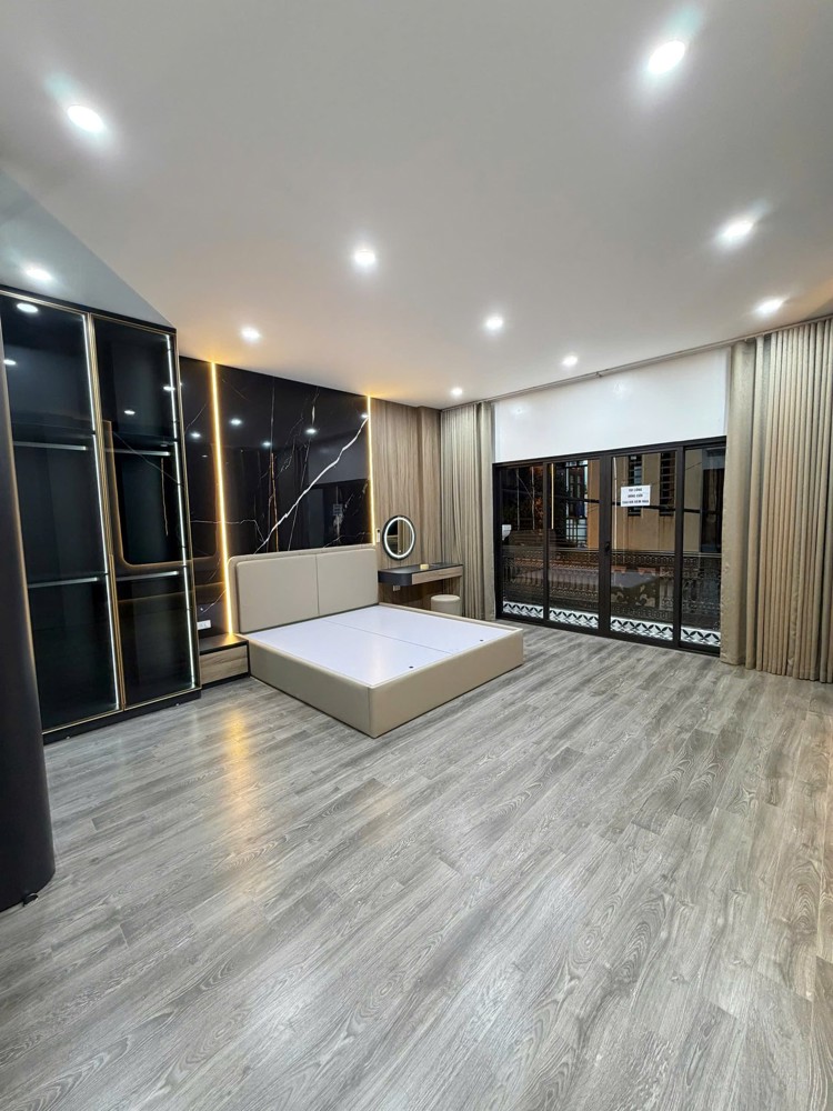 Bán Nhà Dòng Tền Phố Xuân La 70M 5T Chỉ 13 Tỷ Ngõ Rộng Nhà Mới Khu Phố Văn Minh,Tiện Ích Ngập Tràn