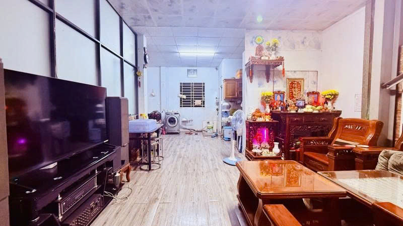 Bán Nhà Mặt Tiền Tô Ký - Gần Ngã Tư Nguyễn Ảnh Thủ, 8X27m, Cấp 4, Hđt 40 Triệu, 16,5 Tỷ