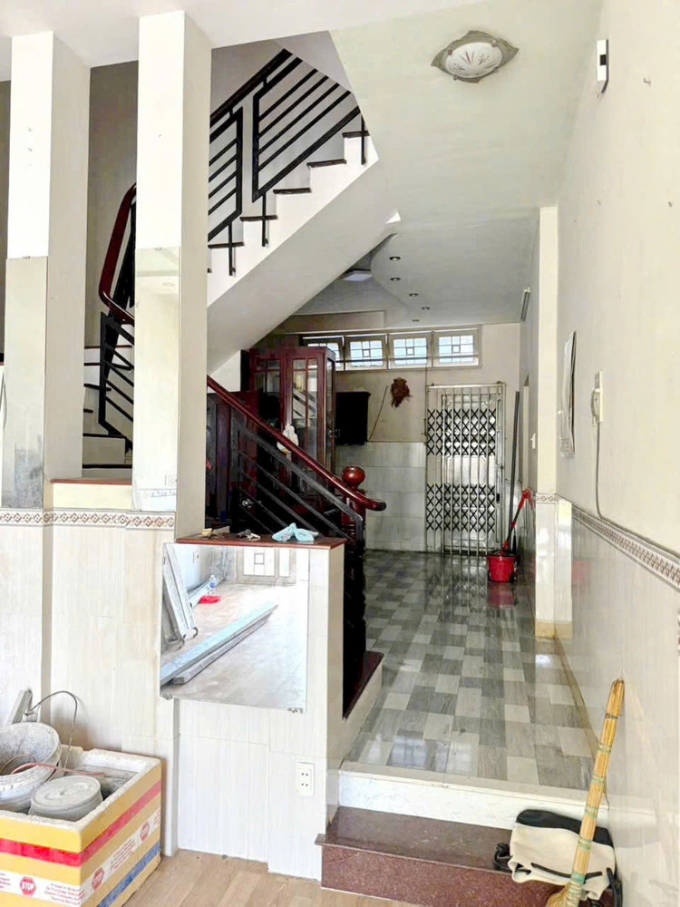 Nhà Mt Đường 302B Bông Sao , Giá : 9,9 Tỉ