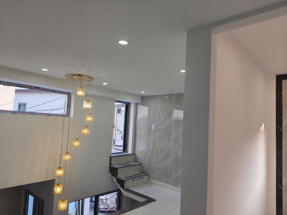 ► Góc K Trưng Nữ Vương, Sân Siêu Rộng, ~50M2, 2 Tầng Mới, 3Pn, Full Nội Thất, 4.1 Tỷ