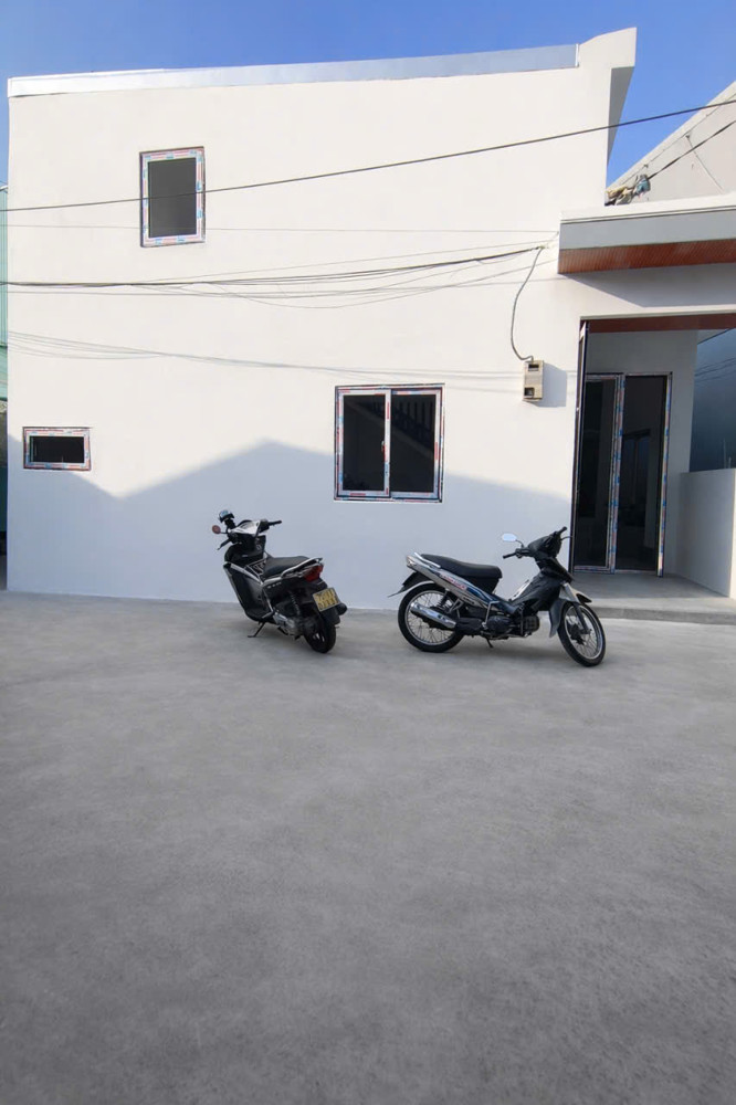 ► Góc K Trưng Nữ Vương, Sân Siêu Rộng, ~50M2, 2 Tầng Mới, 3Pn, Full Nội Thất, 4.1 Tỷ