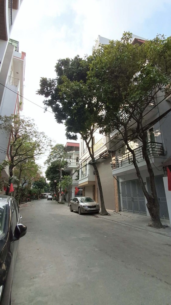 Mảnh Đất Đẹp Xây Tổ Ấm Tại Việt Hưng – 61M2- 1X Tỷ--Ô Tô Tránh Đỗ [0372311369]