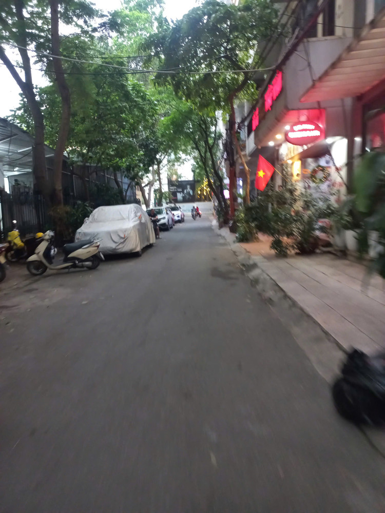 Bán Nhà Phân Lô Phố Quan Nhân Đường Ô Tô Giá 17,5 Tỷ