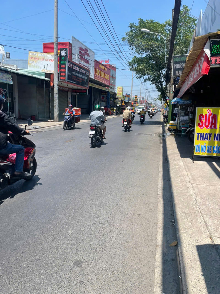 Bán Nhà Mặt Tiền 19X40m Giá 50 Tỷ Đường Phan Văn Hớn