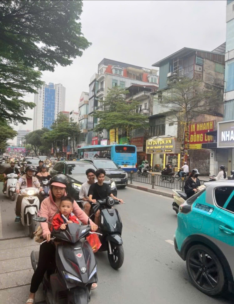 Mặt Phố Tây Sơn – Diện Tích 85M – Mặt Tiền 7M – Lô Góc – Vỉa Hè – 25 Tỷ