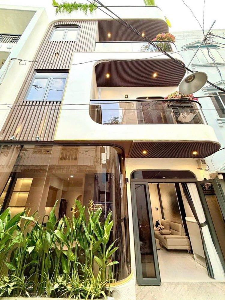 Siêu Phẩm Thích Quảng Đức - Phú Nhuận- Hxh Đồ Cửa - 4 Tầng Lâu - Full Nội Thất Sang Trọng - 40M2