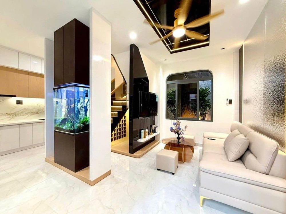 Siêu Phẩm Thích Quảng Đức - Phú Nhuận- Hxh Đồ Cửa - 4 Tầng Lâu - Full Nội Thất Sang Trọng - 40M2