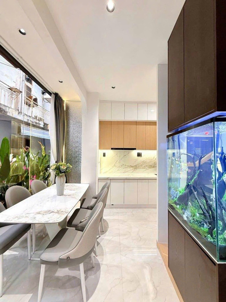 Siêu Phẩm Thích Quảng Đức - Phú Nhuận- Hxh Đồ Cửa - 4 Tầng Lâu - Full Nội Thất Sang Trọng - 40M2