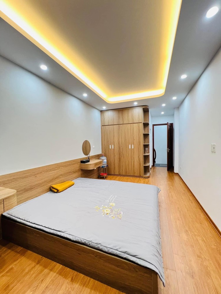 Bán Nhà Vũ Xuân Thiều Sài Đồng, Lô Góc, Ô Tô Đỗ, 4 Tầng Mới Đẹp, Nhỉnh 5 Tỷ