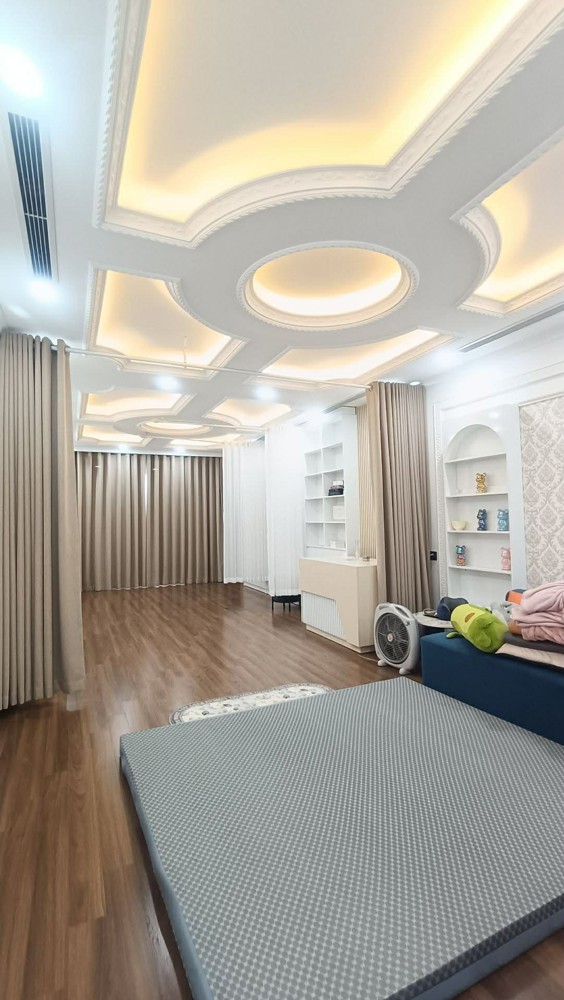 Nhà Đẹp Cổ Linh, 8 Tầng Thang Máy, Ôtô Tránh, Đối Diện Aeon Long Biên