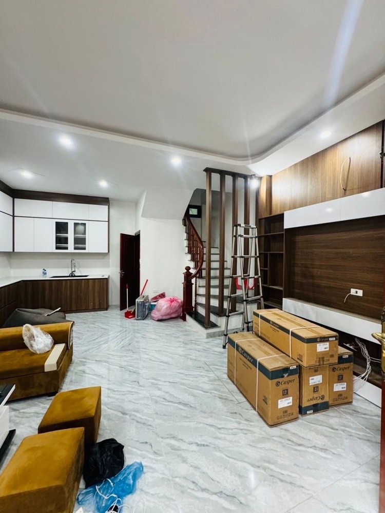 Phan Kê Bính 40M X5 Tầng 17,8 Tỷ Nhà Mới,Cách Phố Chỉ 15M,Ô Tô Đỗ Cổng