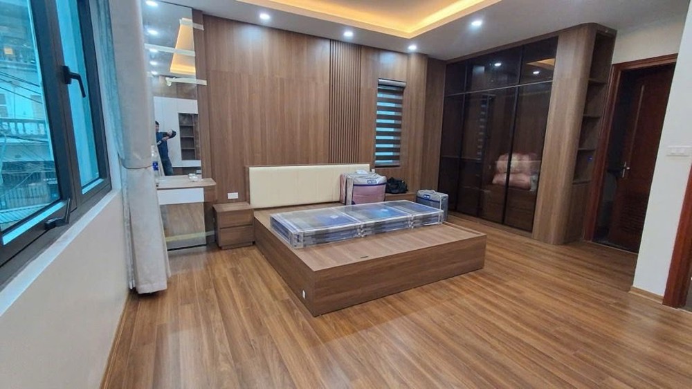 Phan Kê Bính 40M X5 Tầng 17,8 Tỷ Nhà Mới,Cách Phố Chỉ 15M,Ô Tô Đỗ Cổng