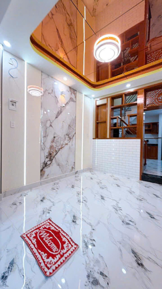 Bán Nhà Sát Mặt Tiền 60 M2 Đúc 3 Tấm Có 3 Đ Trung Tâm Q4