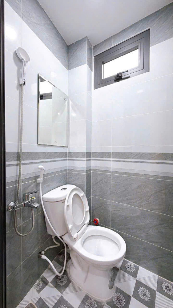 Bán Nhà Sát Mặt Tiền 60 M2 Đúc 3 Tấm Có 3 Đ Trung Tâm Q4