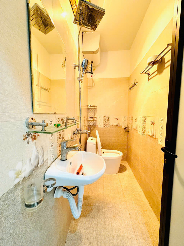 Bán Nhà Ngõ 263 Lạch Tray - 43M 3 Tầng - Ô.tô Đỗ Cửa - Gần Đại Học Hàng Hải