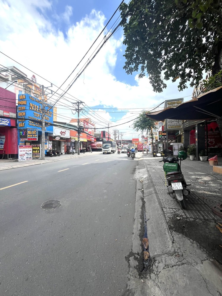 Cấp4-64M -Nở Hậu Nhẹ-Hẻm Otô Thông Giữa Nguyễn Ảnh Thủ. Cách 20M Ra Mặt Tiền Đường-Giá Chỉ