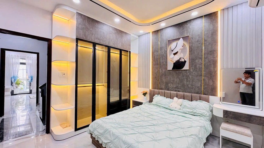 Nhà Cạnh Phú Mỹ Hưng, 4X15m, 4 Tầng, Chỉ Hơn 7 Tỷ