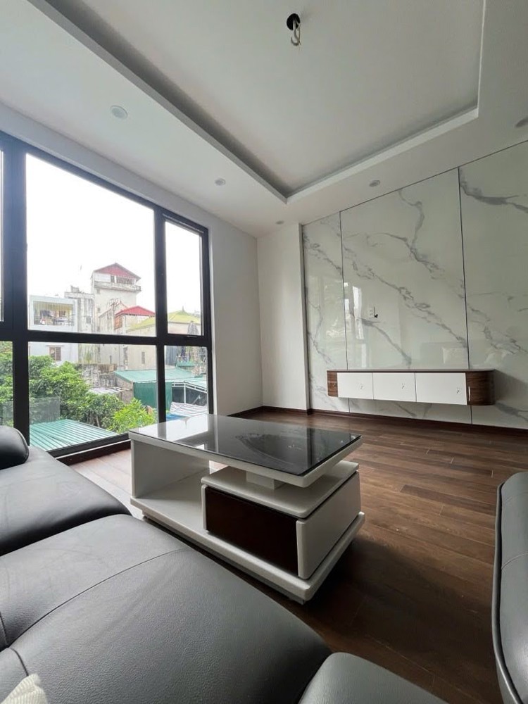 Chỉ 5.68 Tỷ Có Nhà Lô Góc Phúc Lợi - 4 Tầng Ở Ngay - Sát Vách Vinhomes