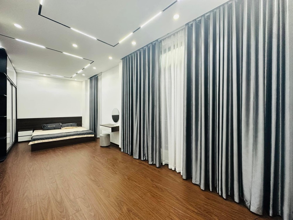 Chỉ 5.6 Tỷ Có Nhà Lô Góc Phúc Lợi - 4 Tầng Ở Ngay - Sát Vinhomes Riverside