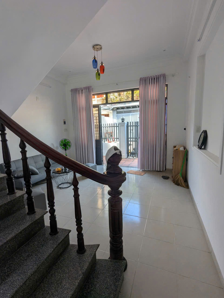 Cho Thuê Nhà Bắc Nha Trang – 3Pn – Đường Rộng 8M Có Vỉa Hè – 11Tr