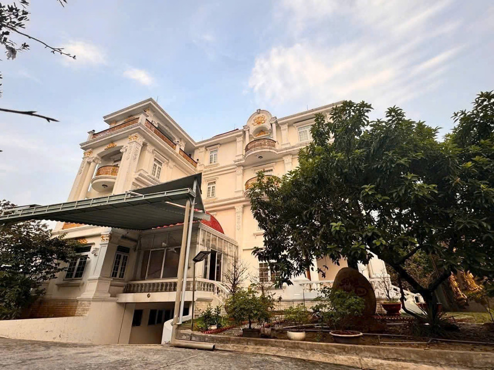 Biệt Phủ Siêu Khủng 1.233M² – Hầm 5 Tầng – Sân Vườn Gần 1.000M² – Chỉ 95 Tỷ