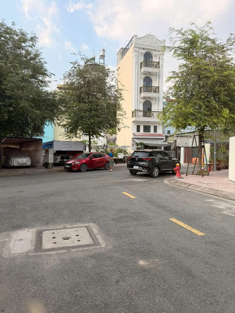 Kho Xưởng Góc 2Mt – Ngang 11M – Đường 10M Xe Tải – Chỉ 24.5 Tỷ